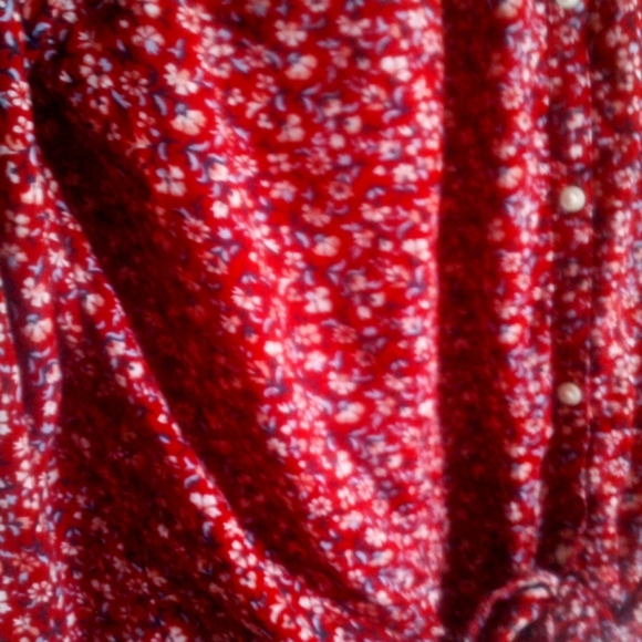 💕 3/$15 Old Navy Hi Low Button down Long Sleeves Shirt Red Print S M - Picture 5 of 6